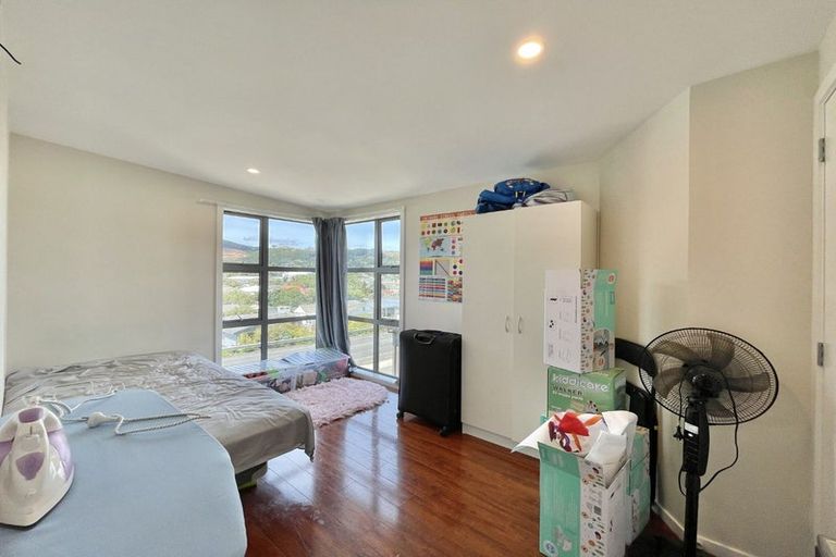 Photo of property in 357 Main Road, Tawa, Wellington, 5028