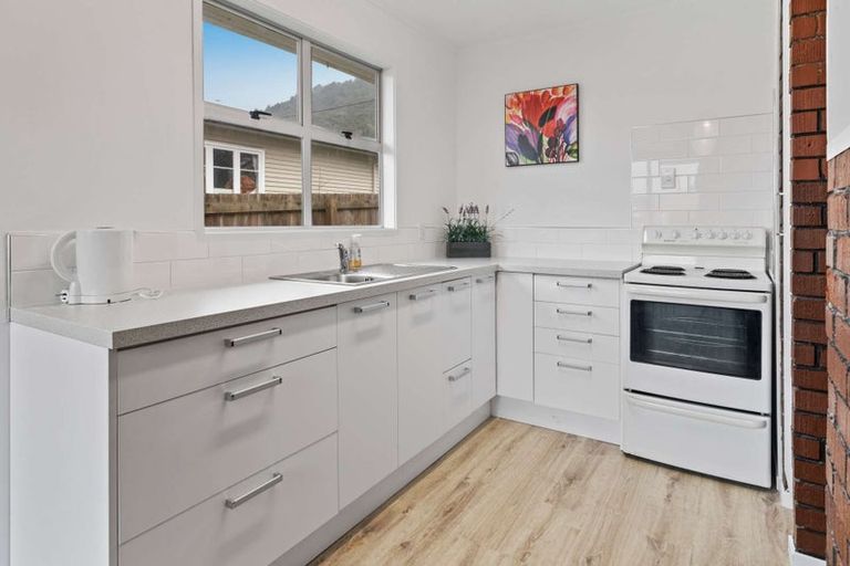 Photo of property in 20 Leslie Avenue, Western Heights, Rotorua, 3015