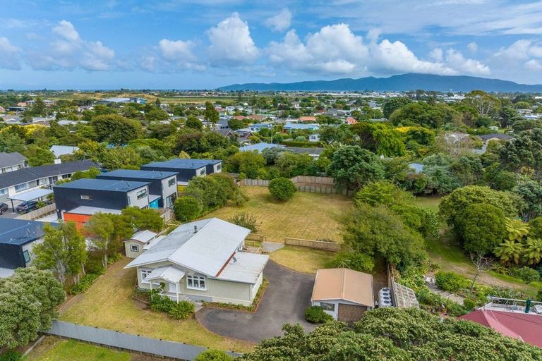Photo of property in 83 Amohia Street, Paraparaumu, 5032