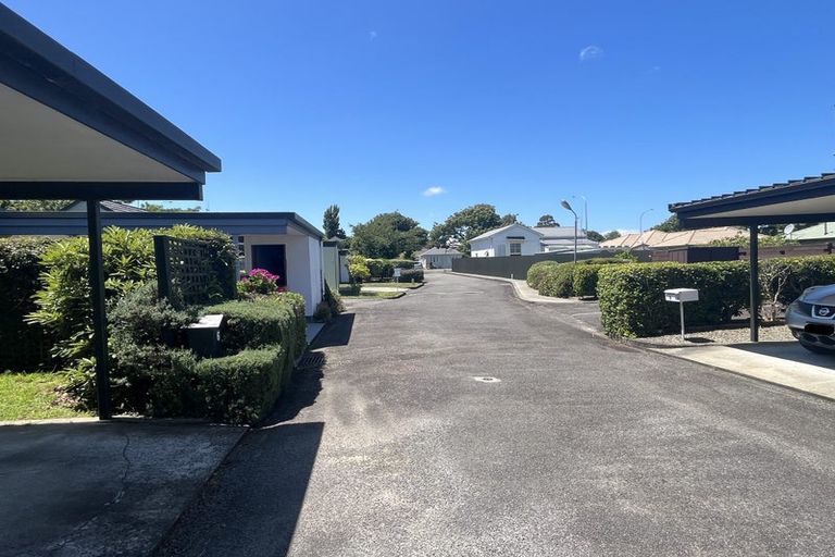 Photo of property in 9/160 Ruahine Street, Roslyn, Palmerston North, 4414