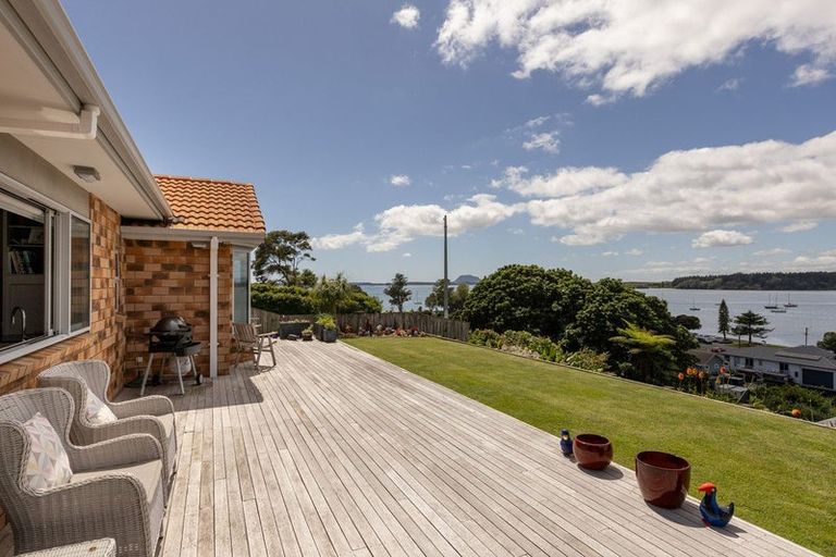 Photo of property in 109 Harbour View Road, Omokoroa, 3114