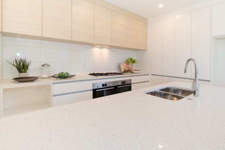 Photo of property in 98 Godfrey Drive, Orewa, 0931