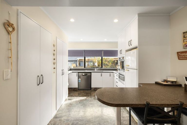 Photo of property in 20 Essendon Court, Glenview, Hamilton, 3206