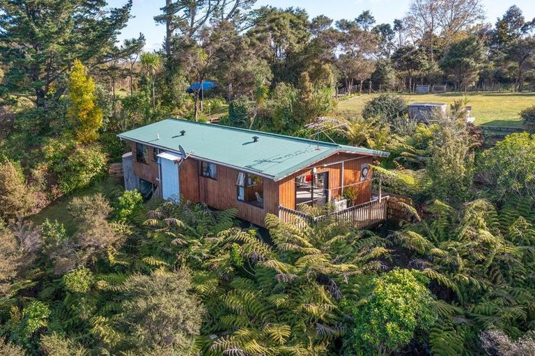 Photo of property in 417 Paremoremo Road, Paremoremo, Auckland, 0632