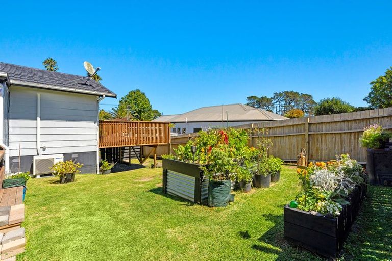 Photo of property in 12 Downer Street, Helensville, 0800