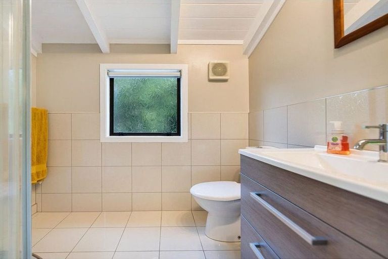 Photo of property in 200 Atkinson Road, Titirangi, Auckland, 0604