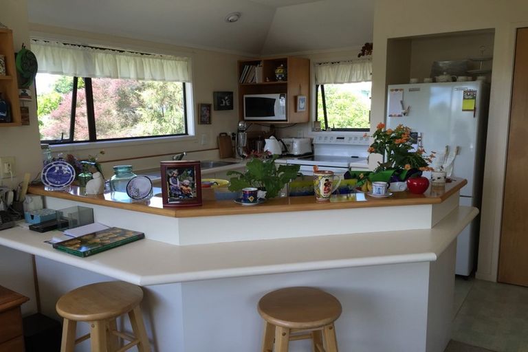 Photo of property in 3 Fayette Place, Te Atatu South, Auckland, 0610