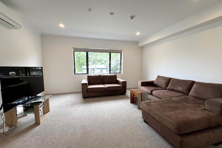 Photo of property in 18 Kaokao Lane, Mangere, Auckland, 2022