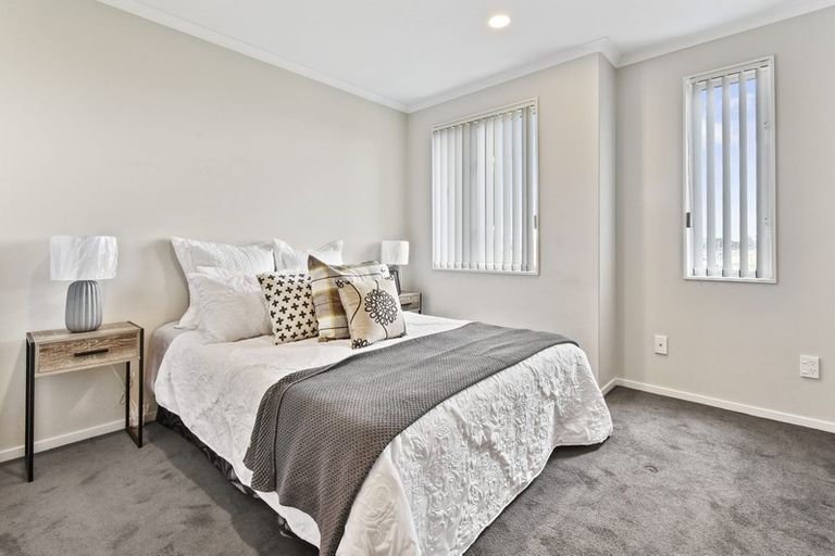 Photo of property in 12 Saddleback Crescent, Papakura, 2110