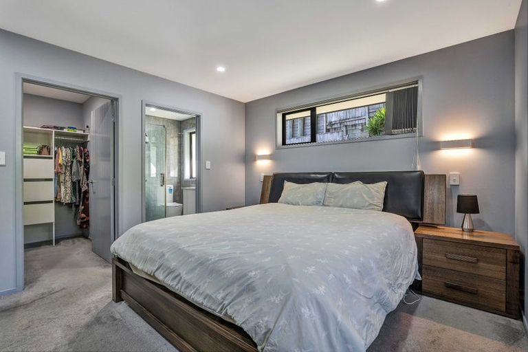 Photo of property in 2 Frederick Place, Whalers Gate, New Plymouth, 4310