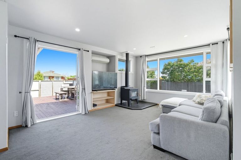 Photo of property in 6 Roswell Place, Islington, Christchurch, 8042