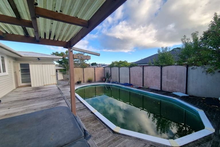 Photo of property in 11 Matipo Road, Te Atatu Peninsula, Auckland, 0610