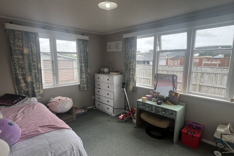 Photo of property in 6 Radnor Place, Highbury, Palmerston North, 4412