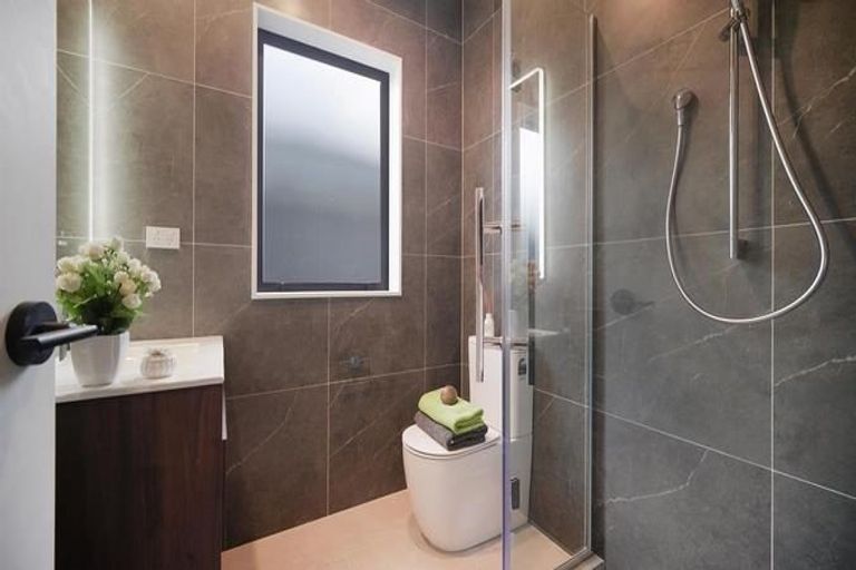 Photo of property in 30 Cloonlyon Drive, Flat Bush, Auckland, 2019