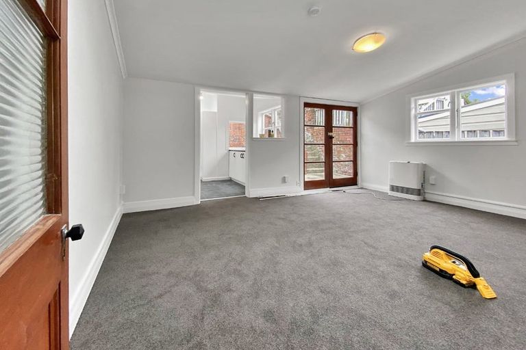 Photo of property in 42 Rolleston Street, Mount Cook, Wellington, 6021