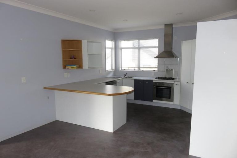 Photo of property in 10 Chippenham Grove, Churton Park, Wellington, 6037