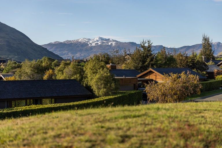 Photo of property in 11 Rannoch Drive, Jacks Point, Queenstown, 9371