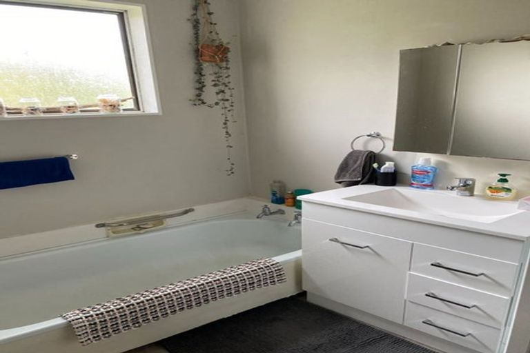 Photo of property in 1/17 Yarrow Place, Papakowhai, Porirua, 5024