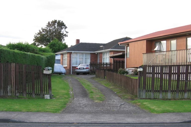 Photo of property in 1/1 Toru Street, Te Atatu Peninsula, Auckland, 0610