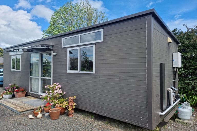 Photo of property in 8 Sandspit Road, Waiuku, 2123