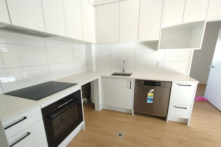 Photo of property in 32a/7 Westgate Drive, Massey, Auckland, 0614