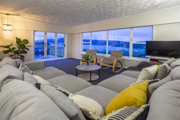 Photo of property in 31 Brora Crescent, Papakowhai, Porirua, 5024