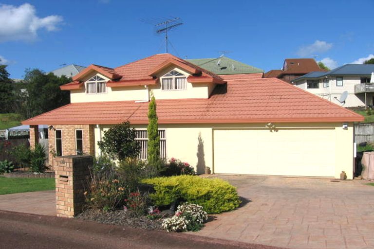 Photo of property in 12a Tyburn Lane, Unsworth Heights, Auckland, 0632