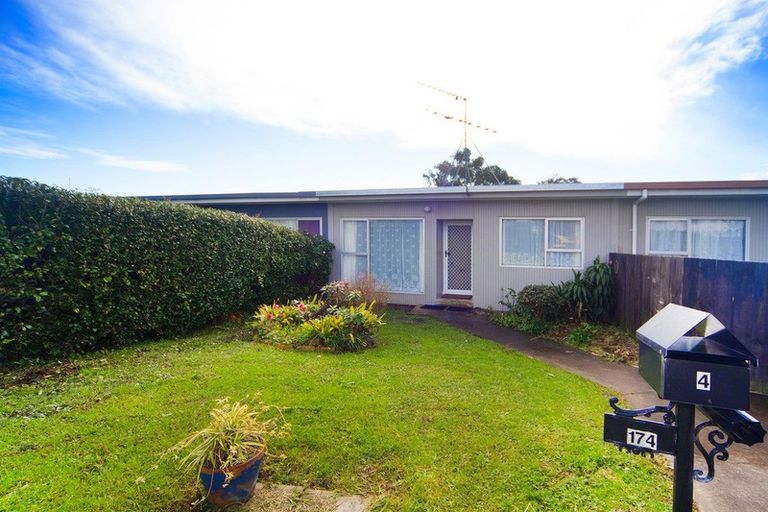 Photo of property in 4/174 Birkdale Road, Birkdale, Auckland, 0626