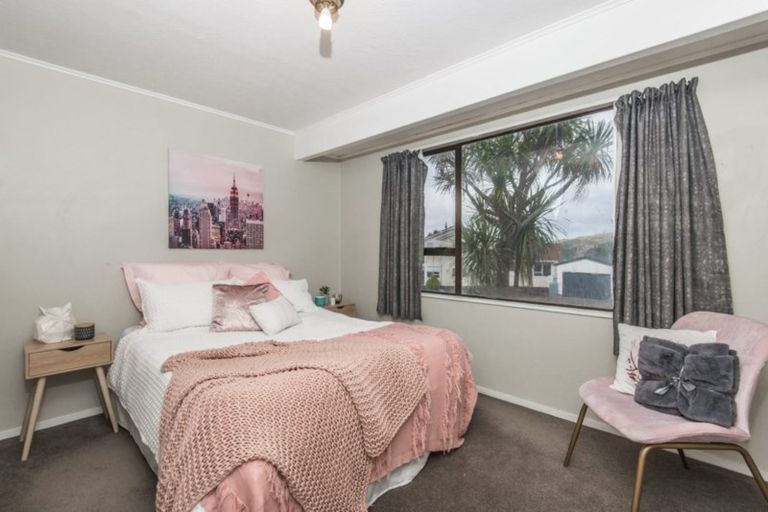 Photo of property in 16a Trinidad Crescent, Grenada Village, Wellington, 6037