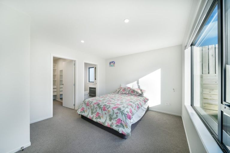Photo of property in 15 Lemonwood Way, Woodridge, Wellington, 6037