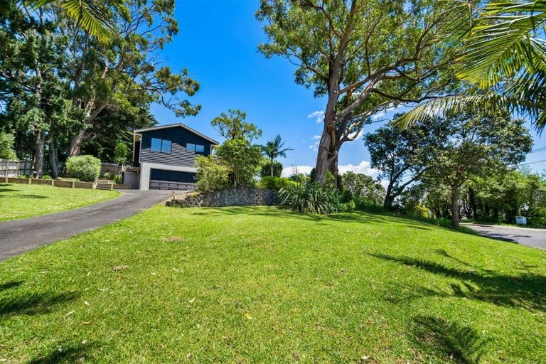 Photo of property in 3 Tawhana Crescent, Red Beach, 0932