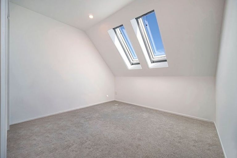 Photo of property in 15d Pipitea Place, Massey, Auckland, 0614