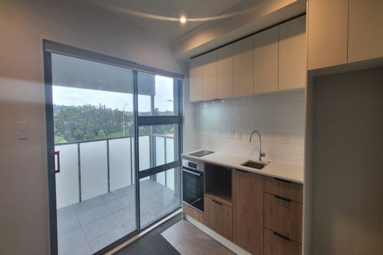Photo of property in 203/26 Shortfin Place, Flat Bush, Auckland, 2019