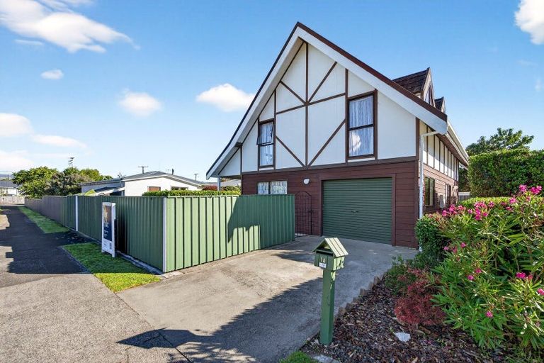 Photo of property in 1a Hornsby Street, Carterton, 5713