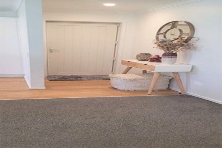 Photo of property in 19 Mooring Close, Whitby, Porirua, 5024