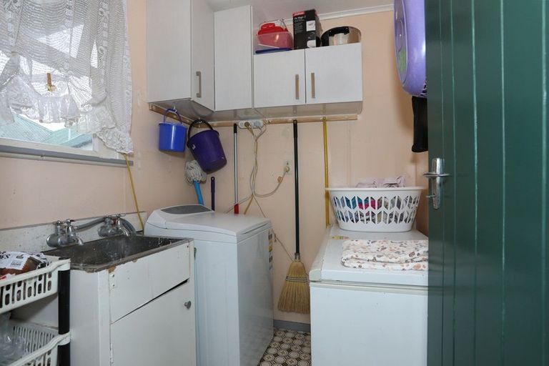 Photo of property in 18 Ngareta Street, Marton, 4710