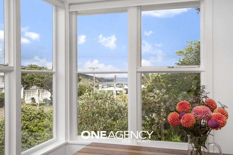 Photo of property in 50 Owhiti Street, Titahi Bay, Porirua, 5022