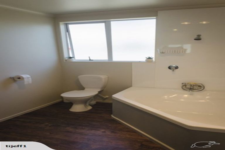 Photo of property in 20 Derby Street, Westport, 7825