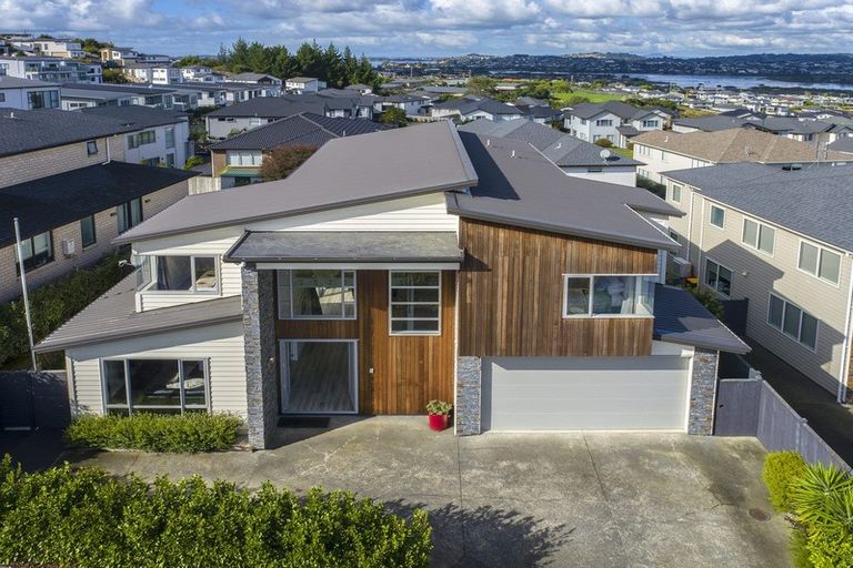 Photo of property in 13 Harvest Avenue, Orewa, 0931