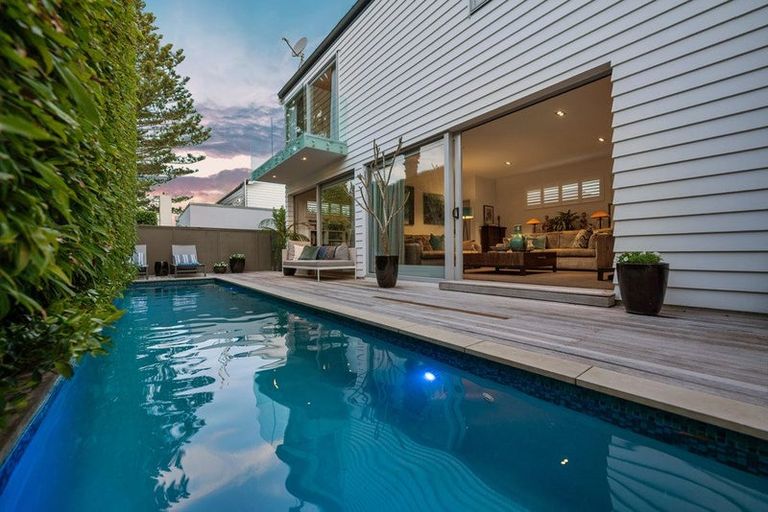 Photo of property in 47 Princes Street, Northcote Point, Auckland, 0627