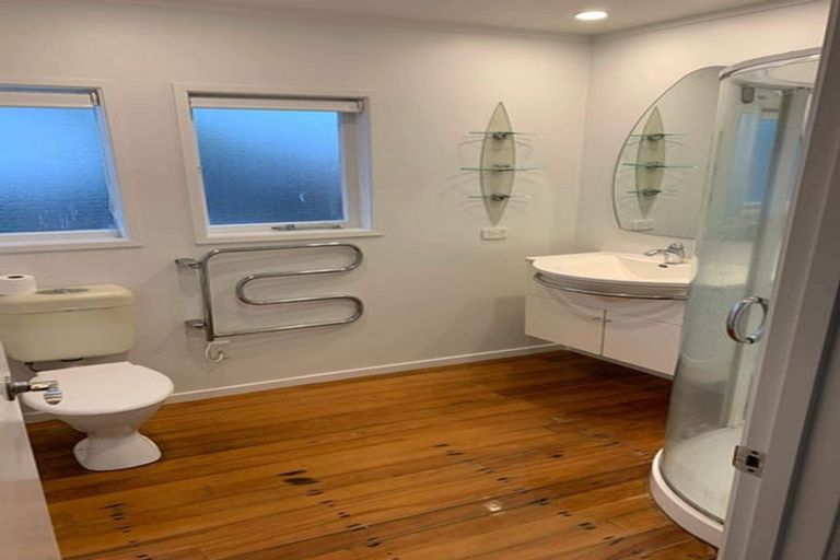 Photo of property in 1/85 Eskdale Road, Birkdale, Auckland, 0626