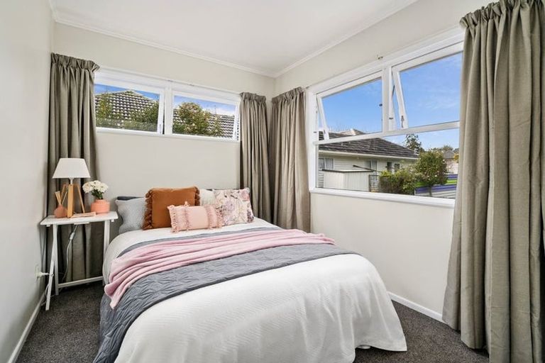 Photo of property in 13 Mickle Street, Te Atatu South, Auckland, 0610