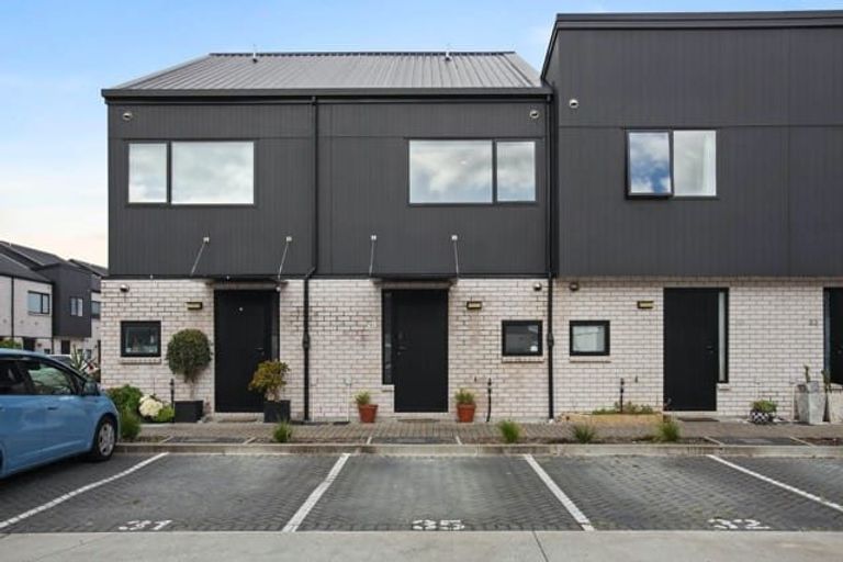 Photo of property in 28 Ivy Nola Way, Henderson, Auckland, 0612
