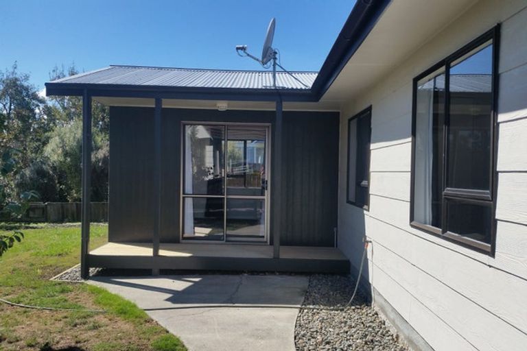 Photo of property in 60 Hillcrest Drive, Kelvin Grove, Palmerston North, 4414