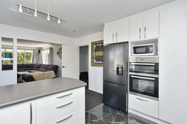 Photo of property in 9 Heathglen Avenue, Parklands, Christchurch, 8083