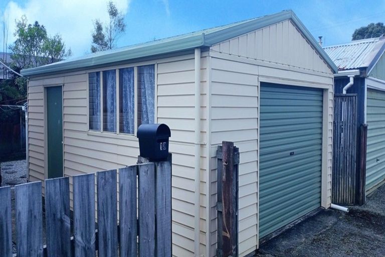 Photo of property in 13 Pakington Street, Westport, 7825