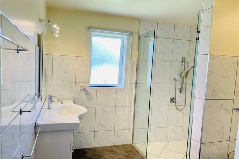 Photo of property in 11 Waipani Road, Te Atatu Peninsula, Auckland, 0610