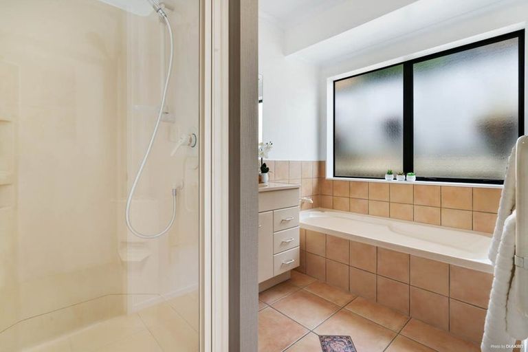 Photo of property in 10 Byblos Place, The Gardens, Auckland, 2105