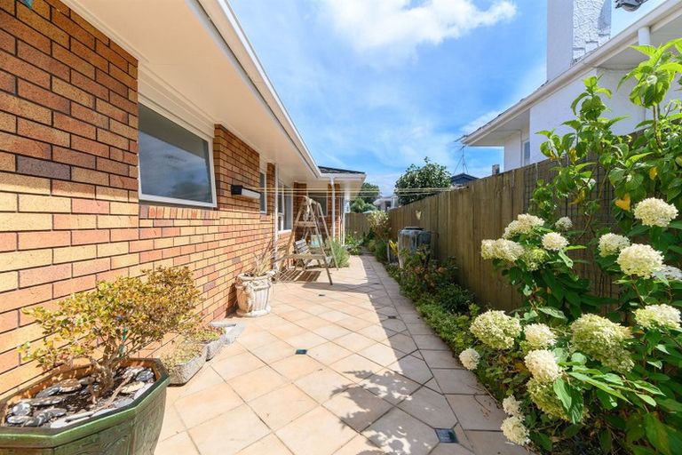 Photo of property in 1/89 Nile Road, Milford, Auckland, 0620