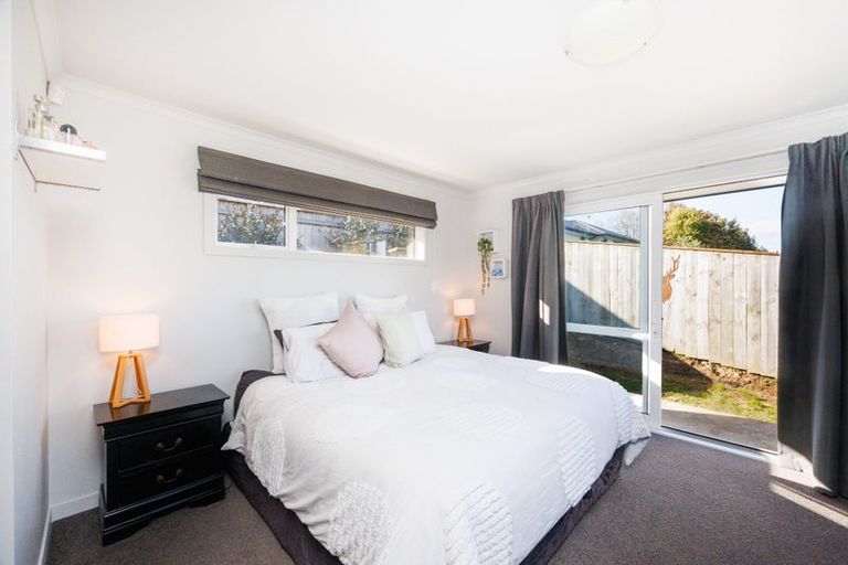 Photo of property in 18b Galea Grove, Kelvin Grove, Palmerston North, 4414